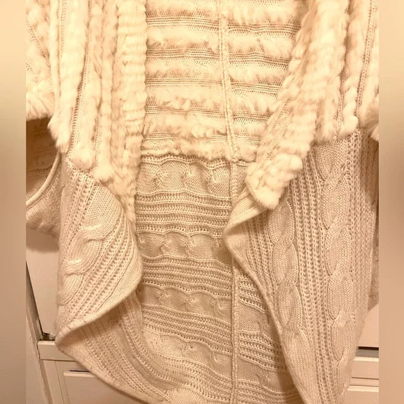 Real Rabbit Fur Cape - Picture 6 of 6